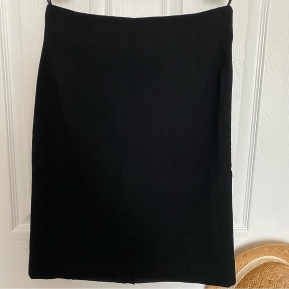 ESCADA black mini skirt new wool with slits on the back size 38 US6 small - Picture 1 of 9